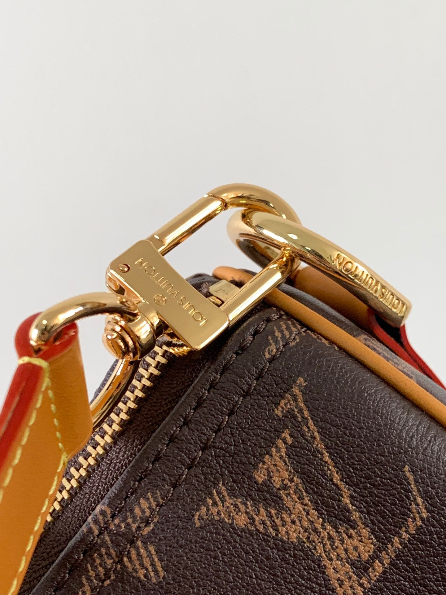 Classic Monogram Louis Vuitton Speedy Bandoulière Bag for Timeless Luxury Style