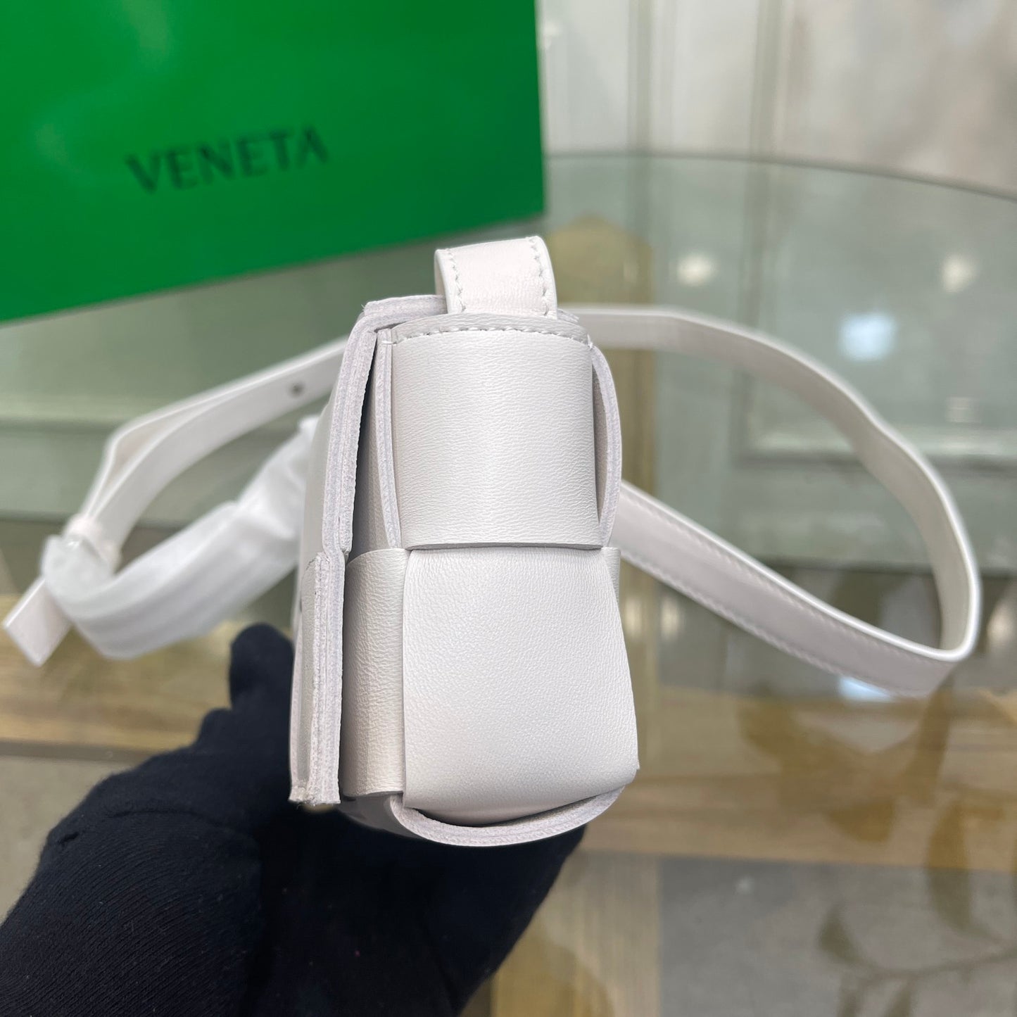 Bottega Veneta Cassette Bag White Leather Green Trim Intrecciato Weave Design Style No.6902