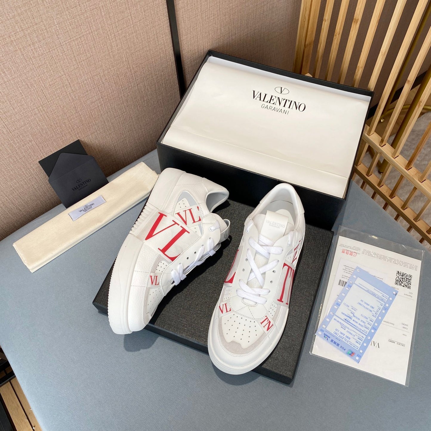 Valentino Unisex Sneakers VLTN Logo Luxury Fashion Sneakers