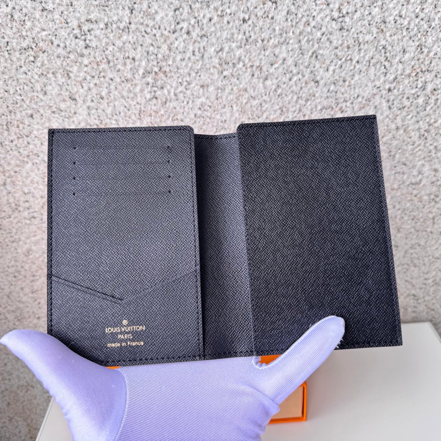 Classic Louis Vuitton Monogram Canvas Passport Holder for Travel and Style M26571