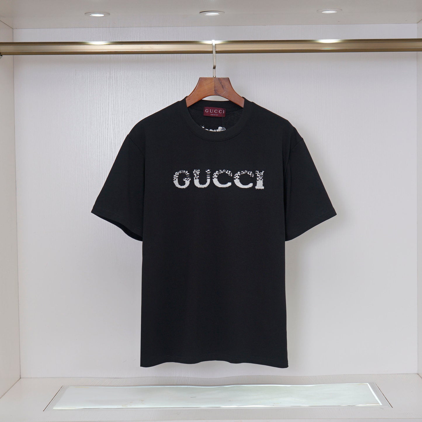Gucci White/Black Tee With Signature Logo For Timeless Luxury Fashion Enthusiasts