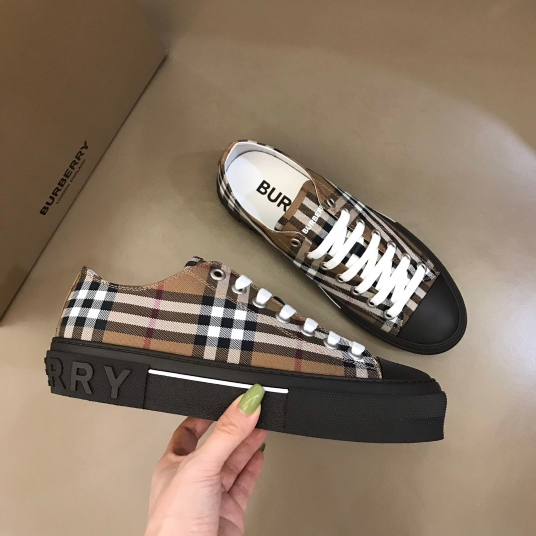 Burberry Unisex Plaid Canvas Sneakers Fashionable Versatile Footwear For Men And Women With Iconic Check Pattern