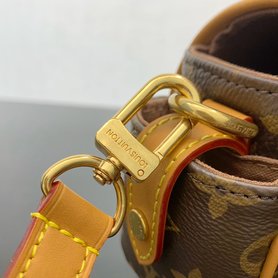 Stylish Louis Vuitton Handbag for Fashion Lovers with Classic Monogram Design