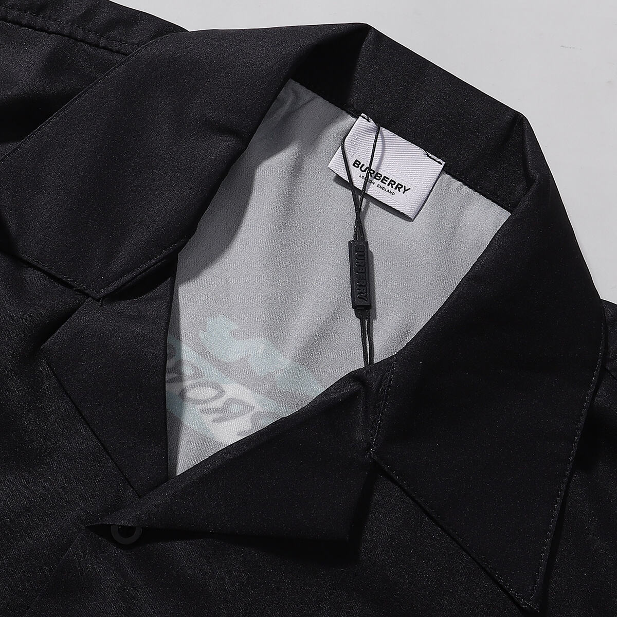 Burberry Black Short - Sleeve Shirt With Equestrian Knight Emblem Design