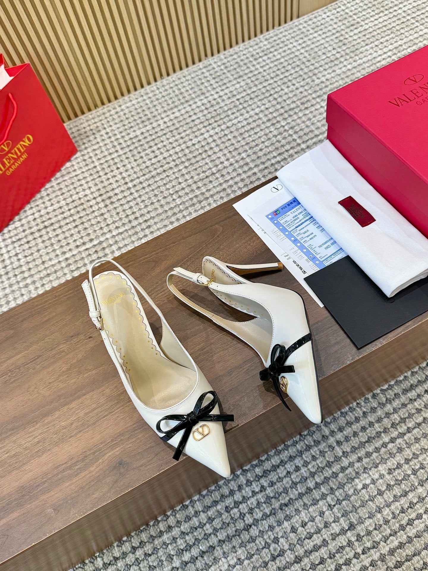 Valentino Women's Pointed Toe Bow High Heels Luxury Patent Leather Pumps