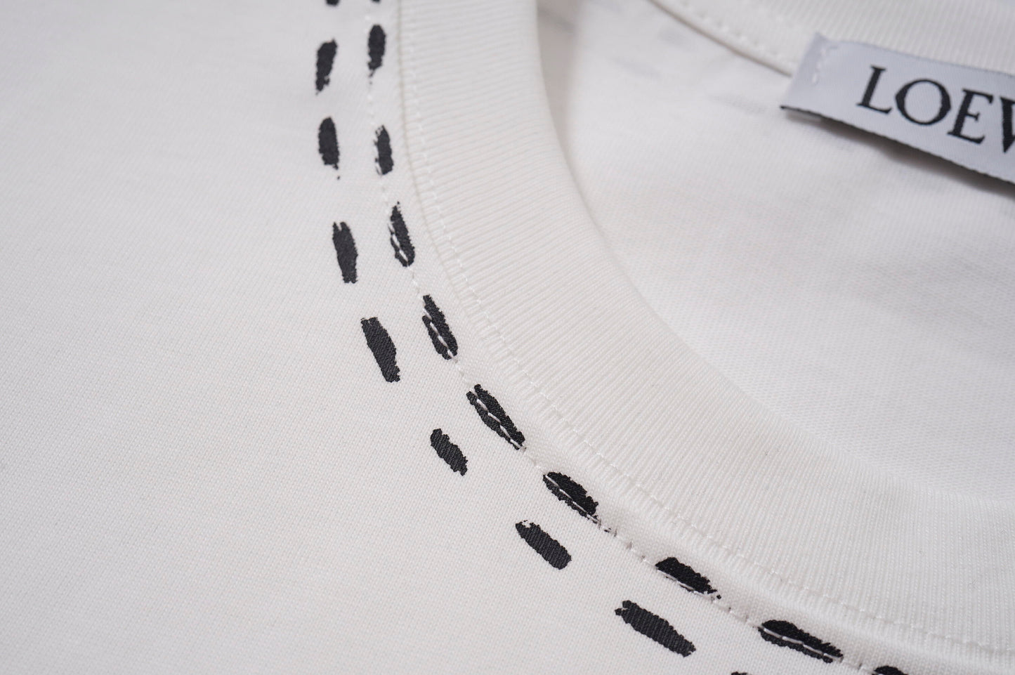 LOEWE Black/White Tee With Colorful Emblem And Stitch Detailing For Chic Streetwear
