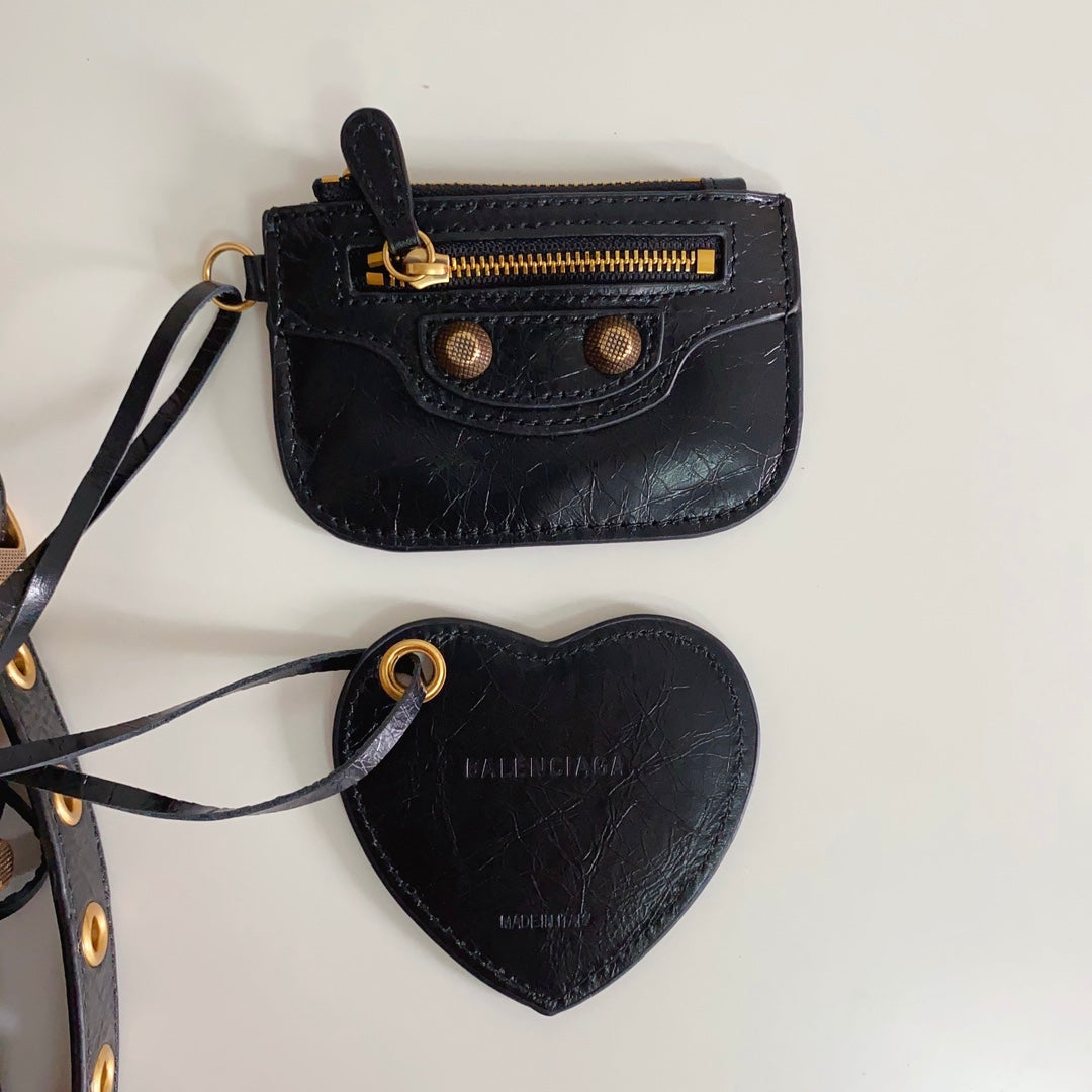 Balenciaga Le Cagole Hobo Bag With Gold Hardware And Heart - Shaped Pouch For Edgy Style Style No.3316
