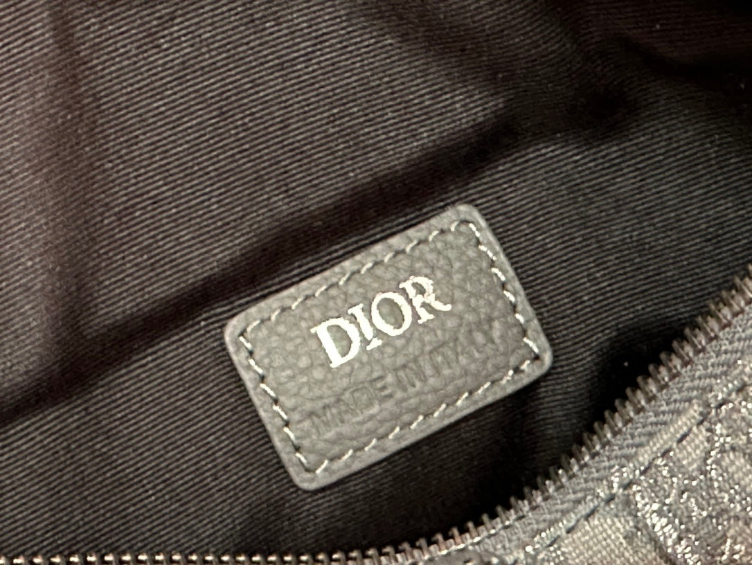 Stylish Dior Saddle Bag With Signature Monogram And Adjustable Strap 93305