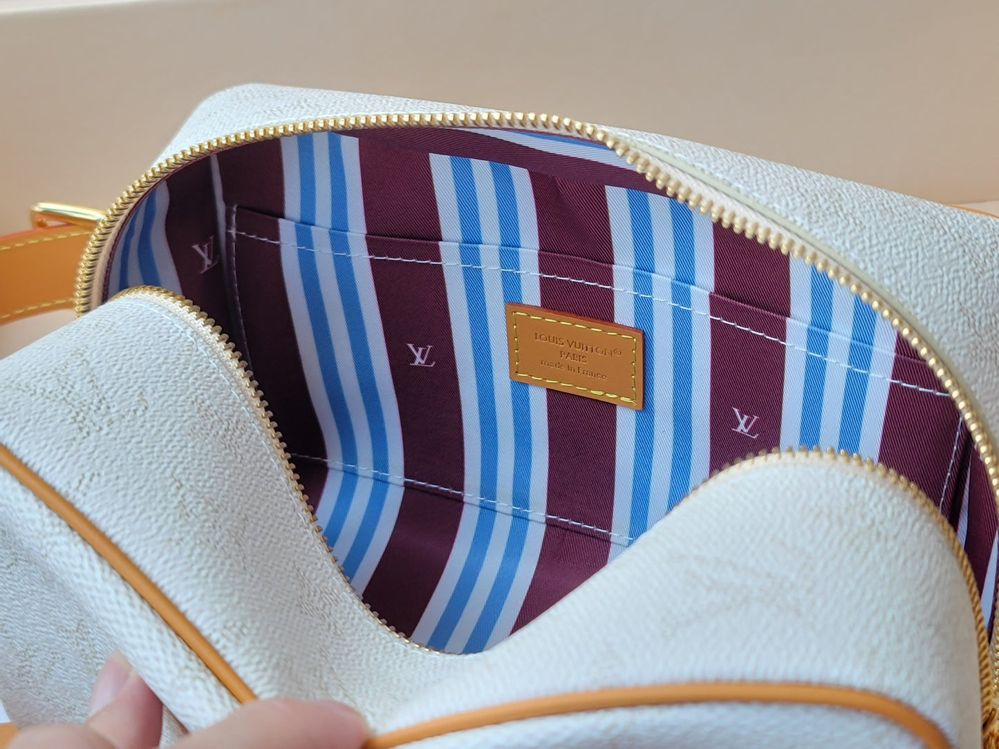 Elegant Louis Vuitton Vanity Case in Monogram Canvas for Luxury Lovers