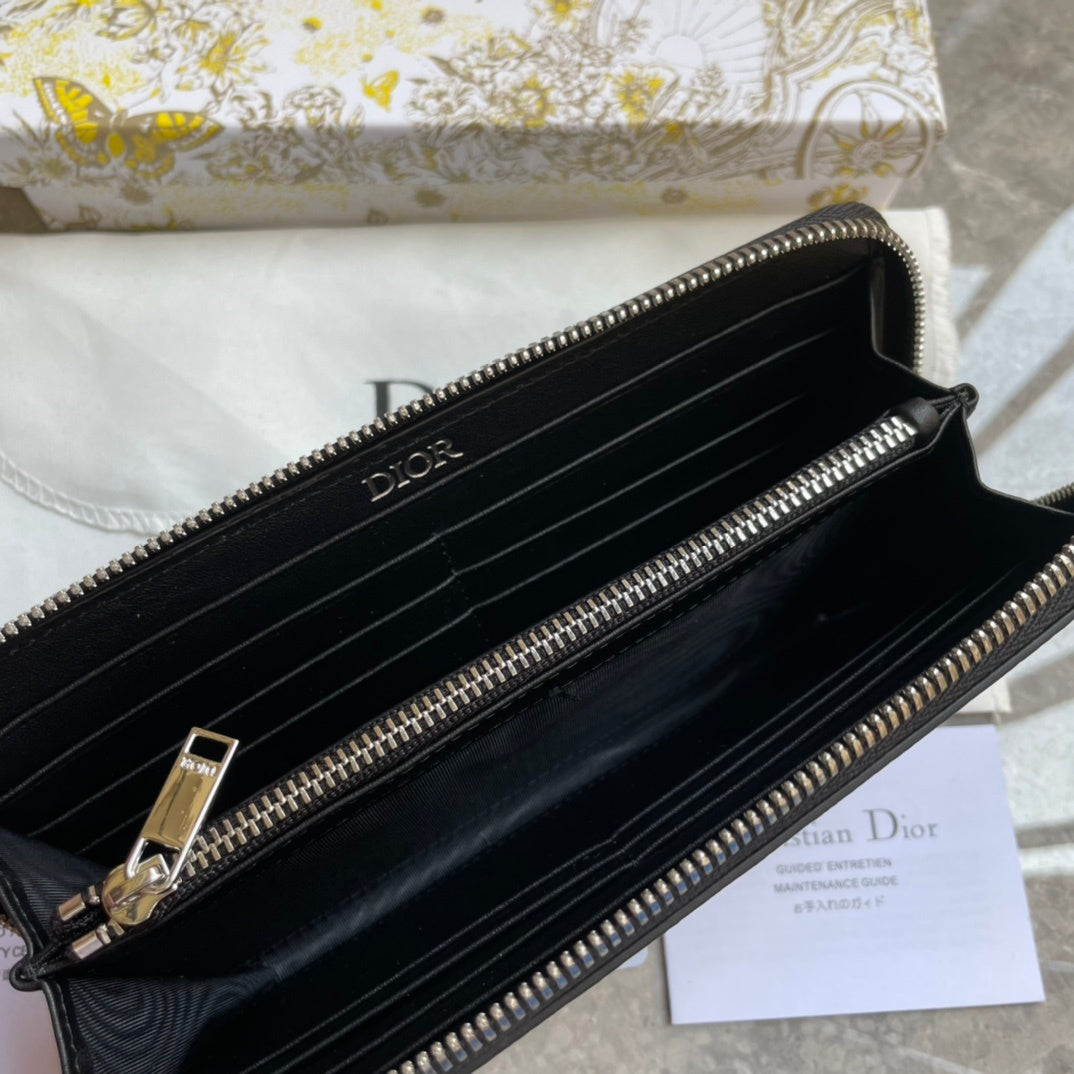 Fashionable Dior Long Wallet With Signature Monogram And Contrast Leather Design 2ADBC315YKS_H05E