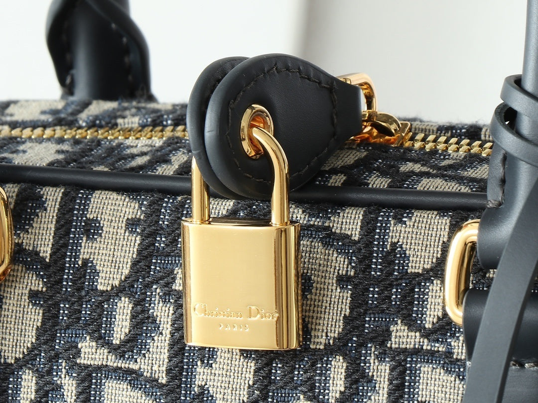 Stylish Dior D-Vibe Handbag With Signature Oblique Pattern And Gold - Tone Hardware M1340