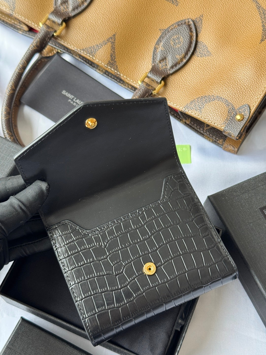 Chic Saint Laurent Croc - Embossed Leather Wallet With Gold Logo 582296