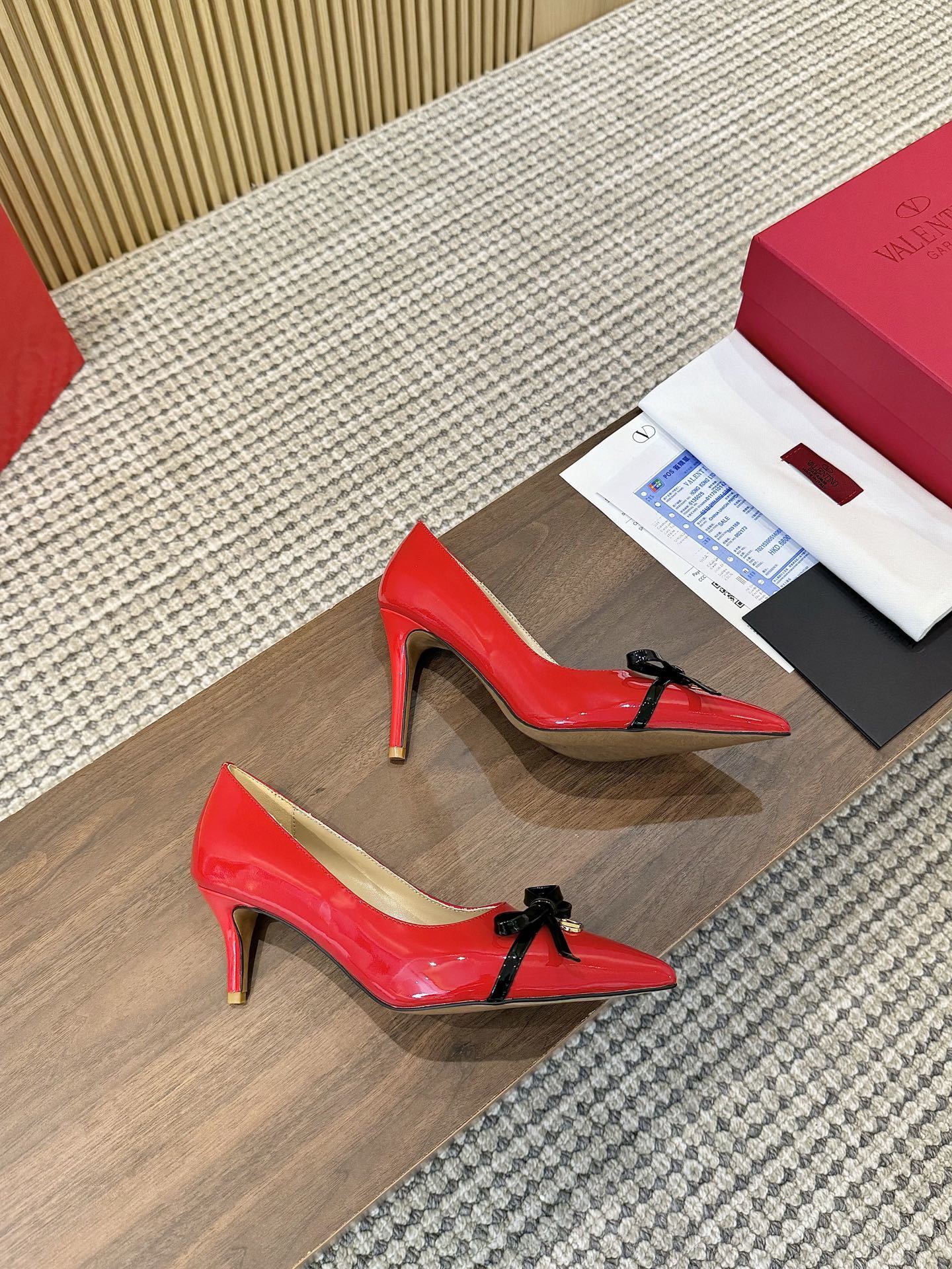 Valentino Women's Pointed Toe Bow High Heels Luxury Patent Leather Pumps