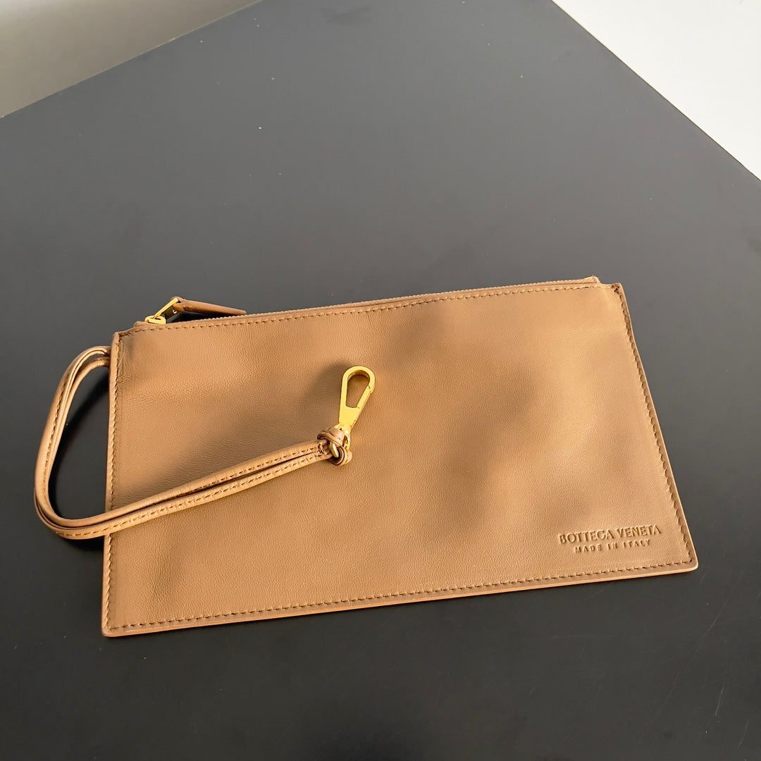 Stylish Bottega Veneta Handbag Crafted With Exquisite Woven Texture For Fashion Lovers BV757822