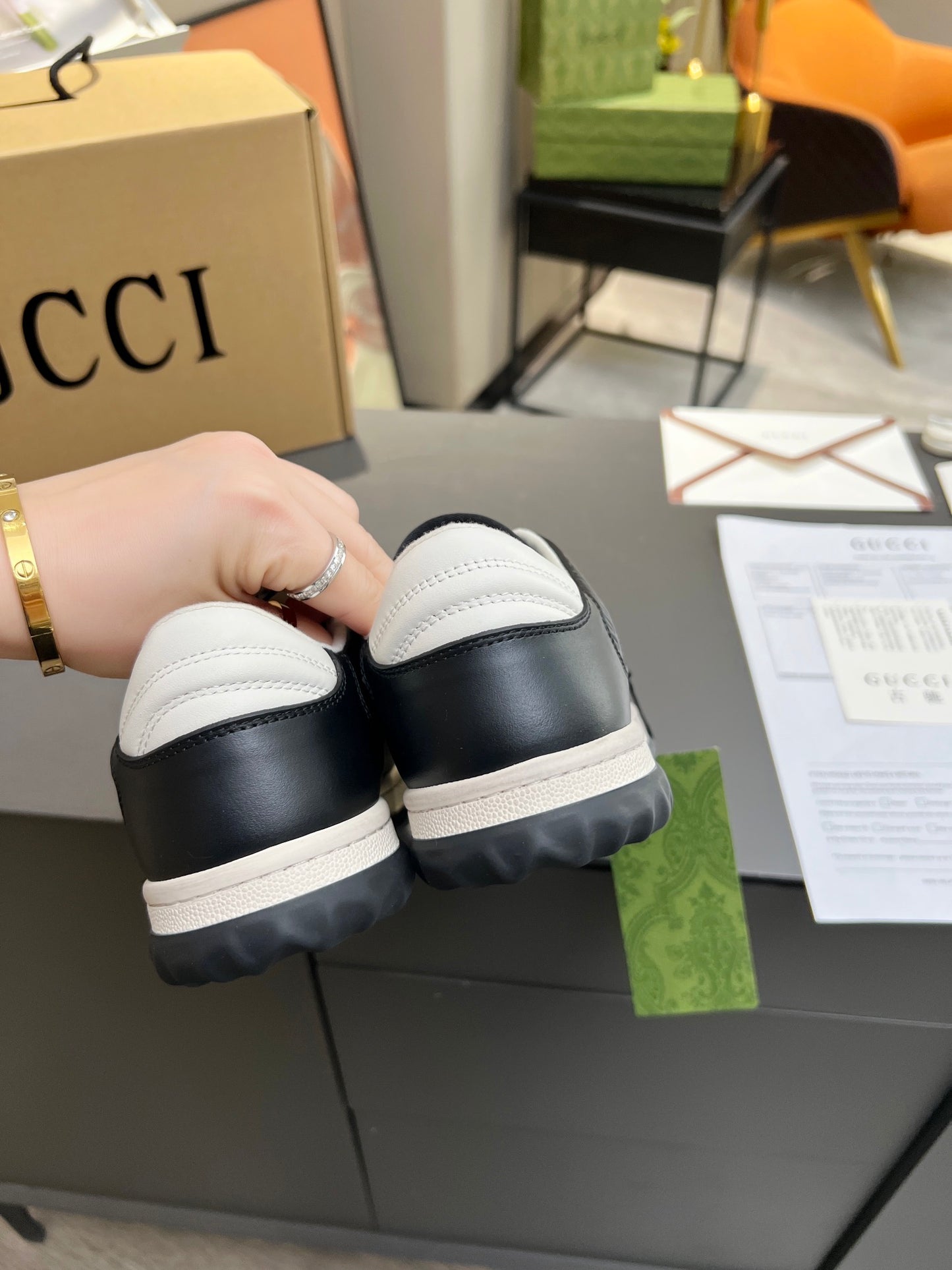 Gucci Black And White Leather Sneakers With Interlocking G