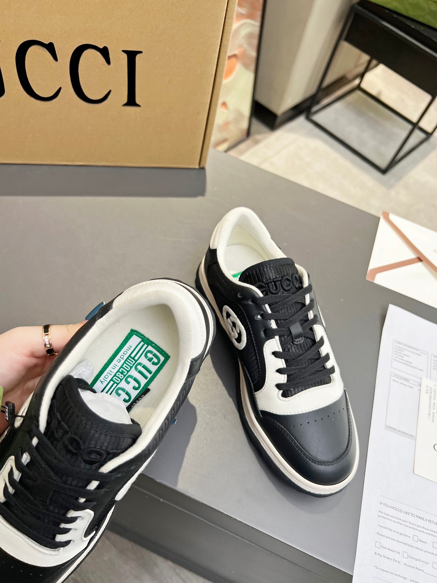 Gucci Black And White Leather Sneakers With Interlocking G