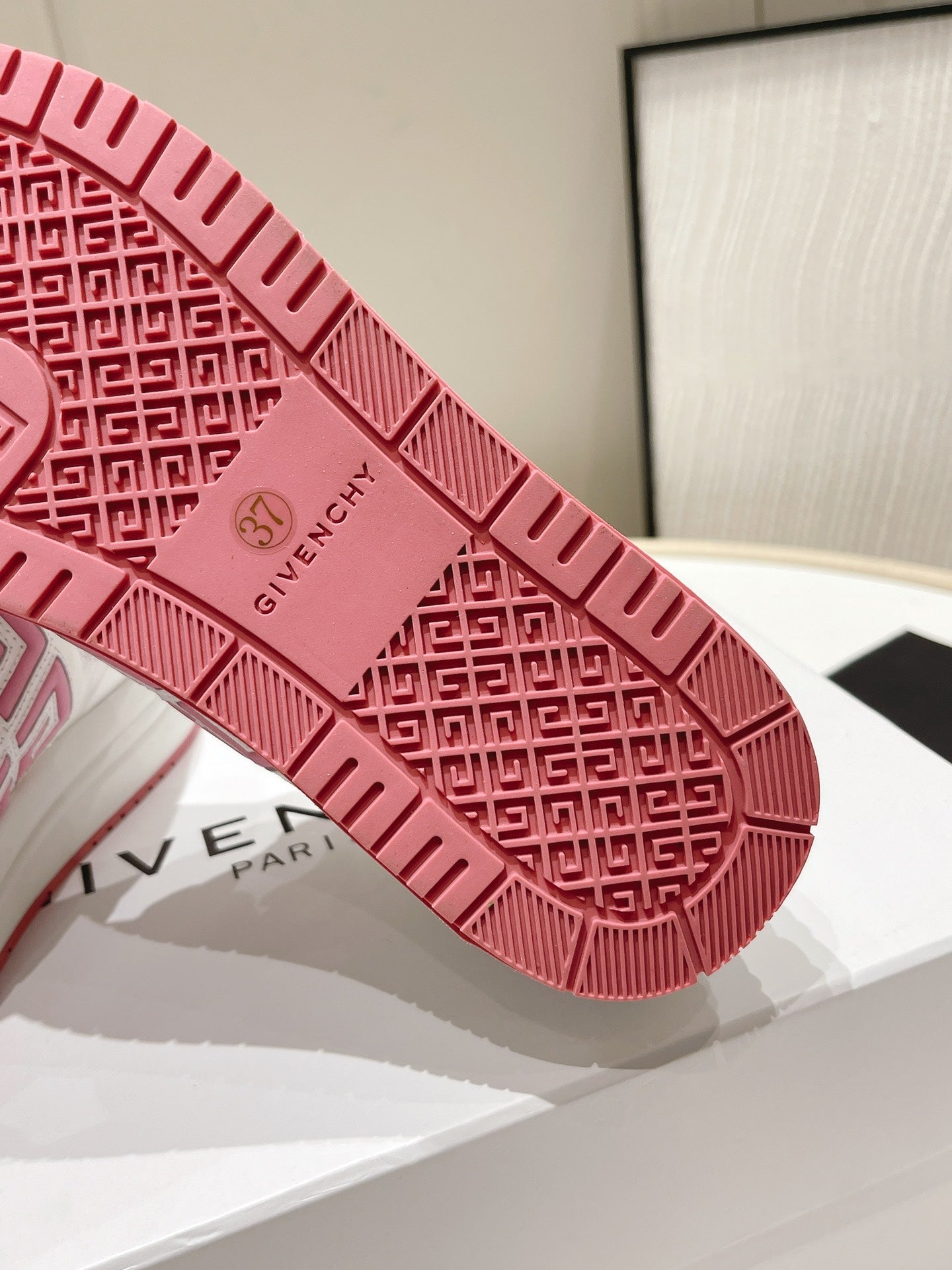 Givenchy Unisex White Sneakers With Pink Accents For Luxury Casual Style