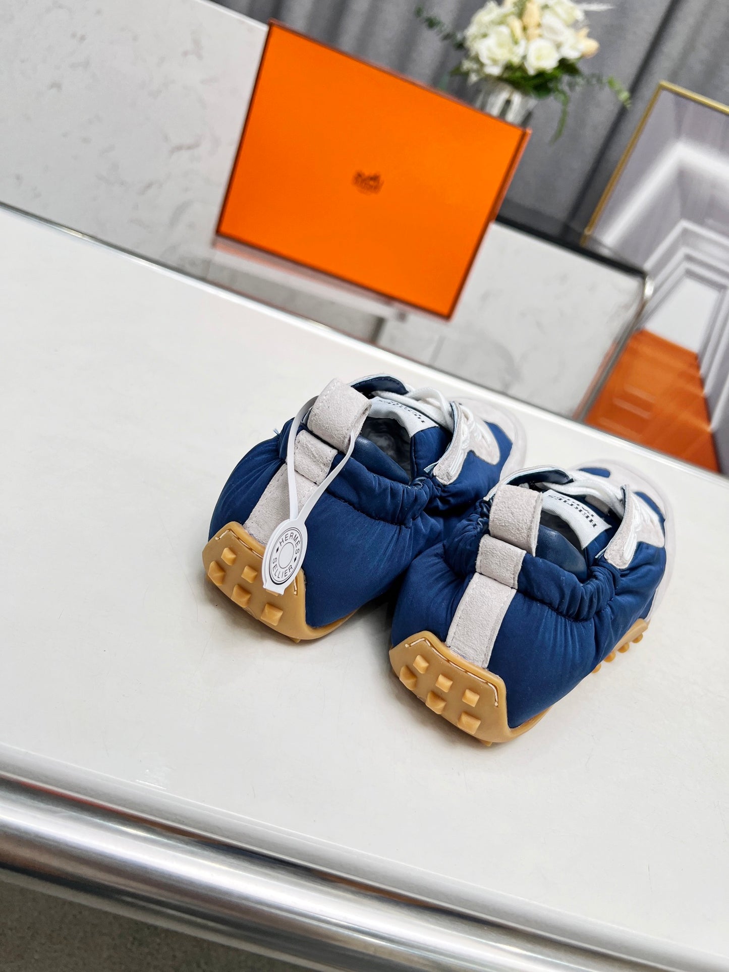 Hermès Unisex Blue And White Sneakers For Luxury Casual Comfort