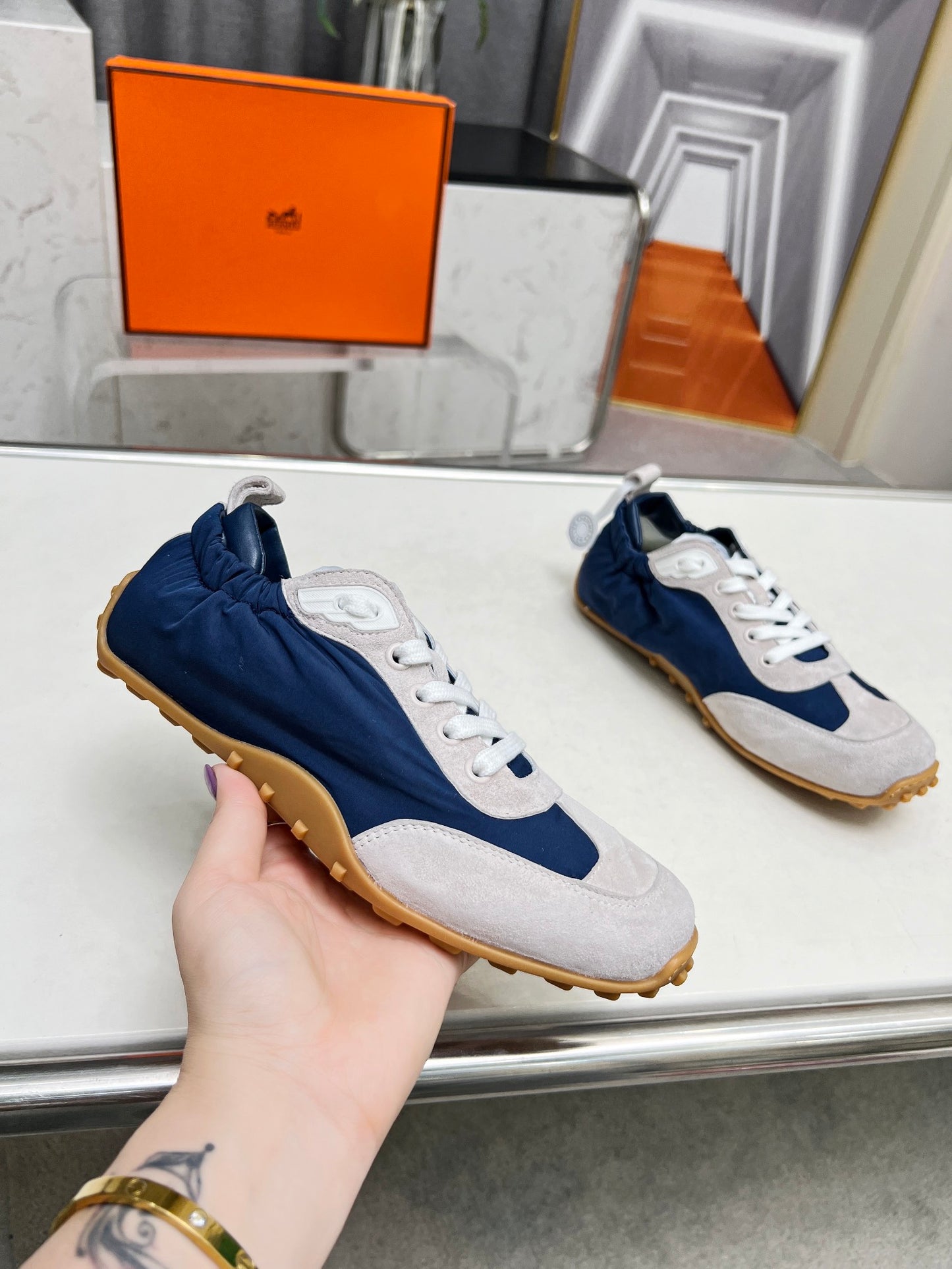Hermès Unisex Blue And White Sneakers For Luxury Casual Comfort