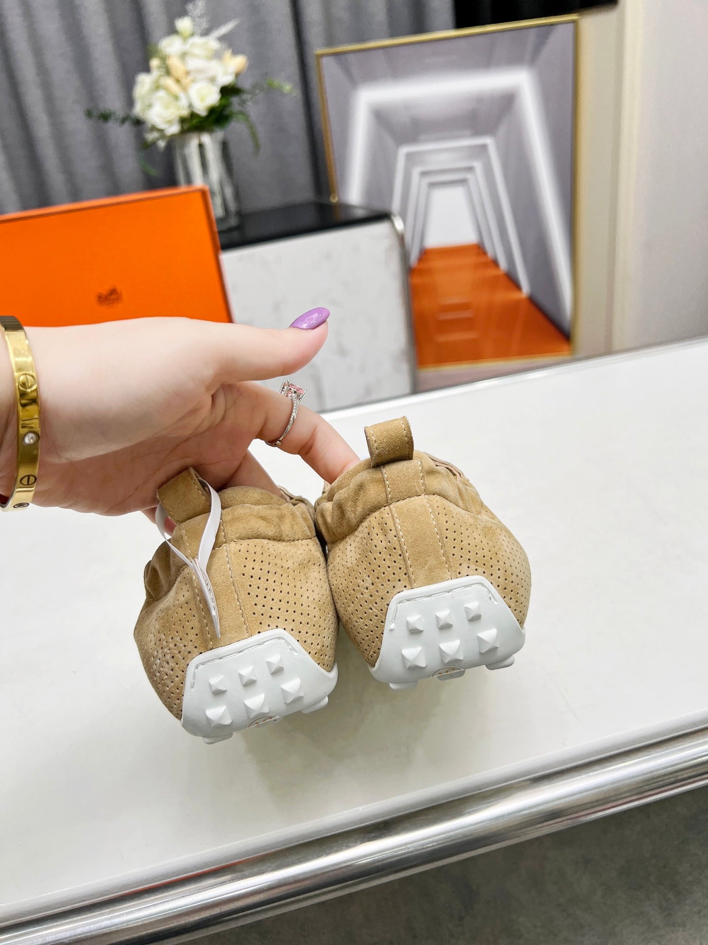 Hermès Unisex Beige Suede Sneakers For Luxury Casual Comfort