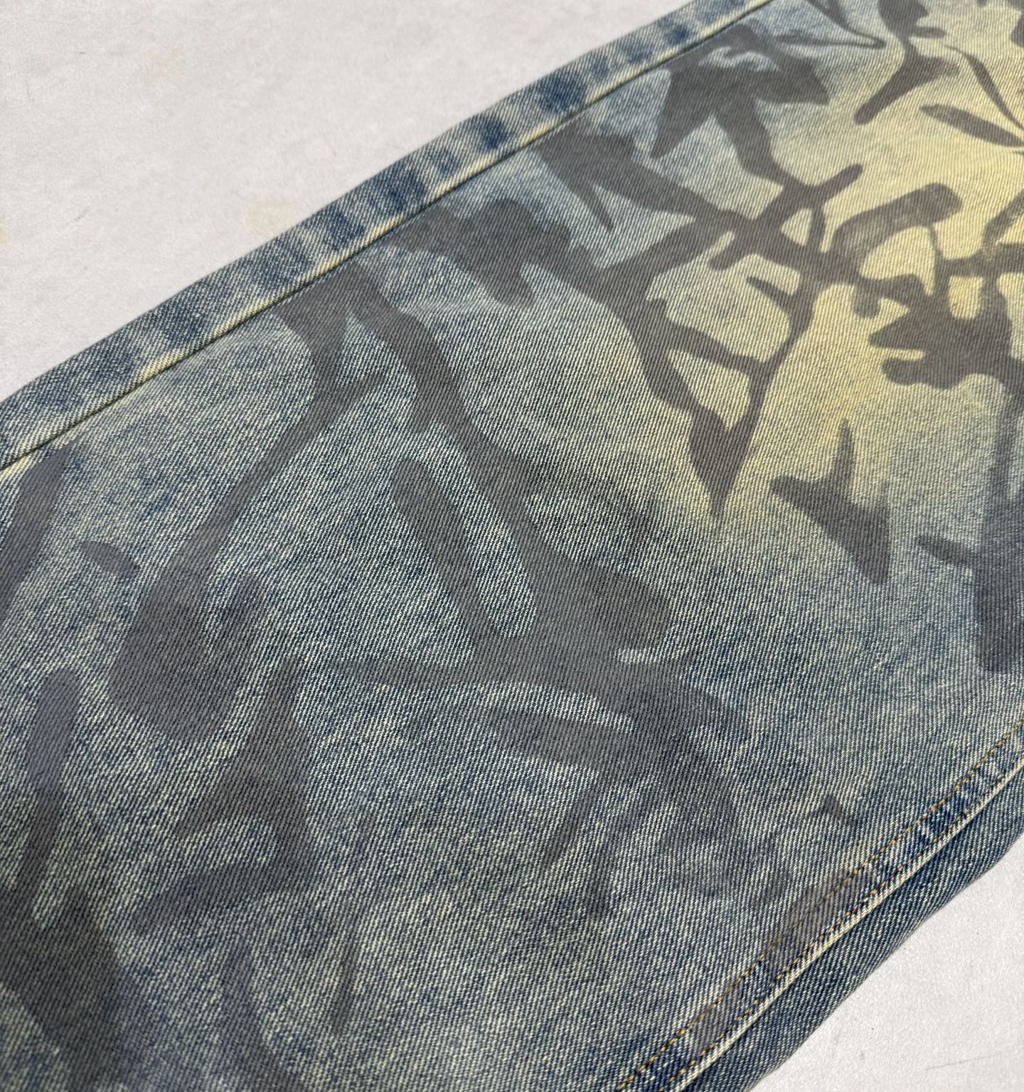 Balenciaga Unisex Jeans With Artistic Pattern And Vintage Wash