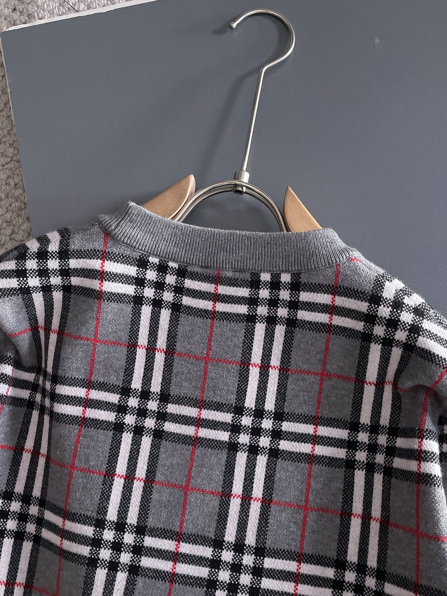 Burberry Men's Checkered Crew Neck Knitted Sweater With Brand Lettering