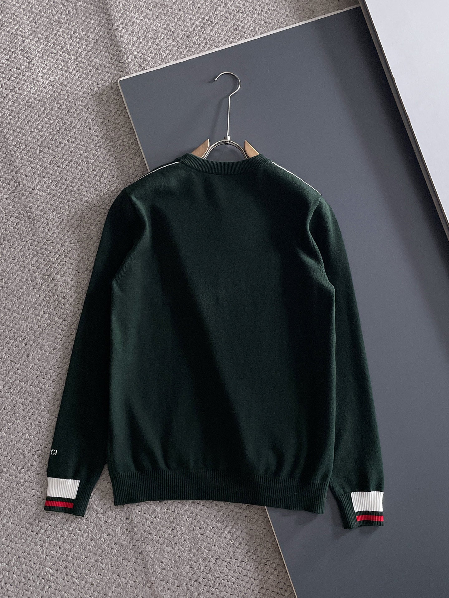 Gucci Men's Dark Green Crew Neck Knitted Sweater With Signature Details