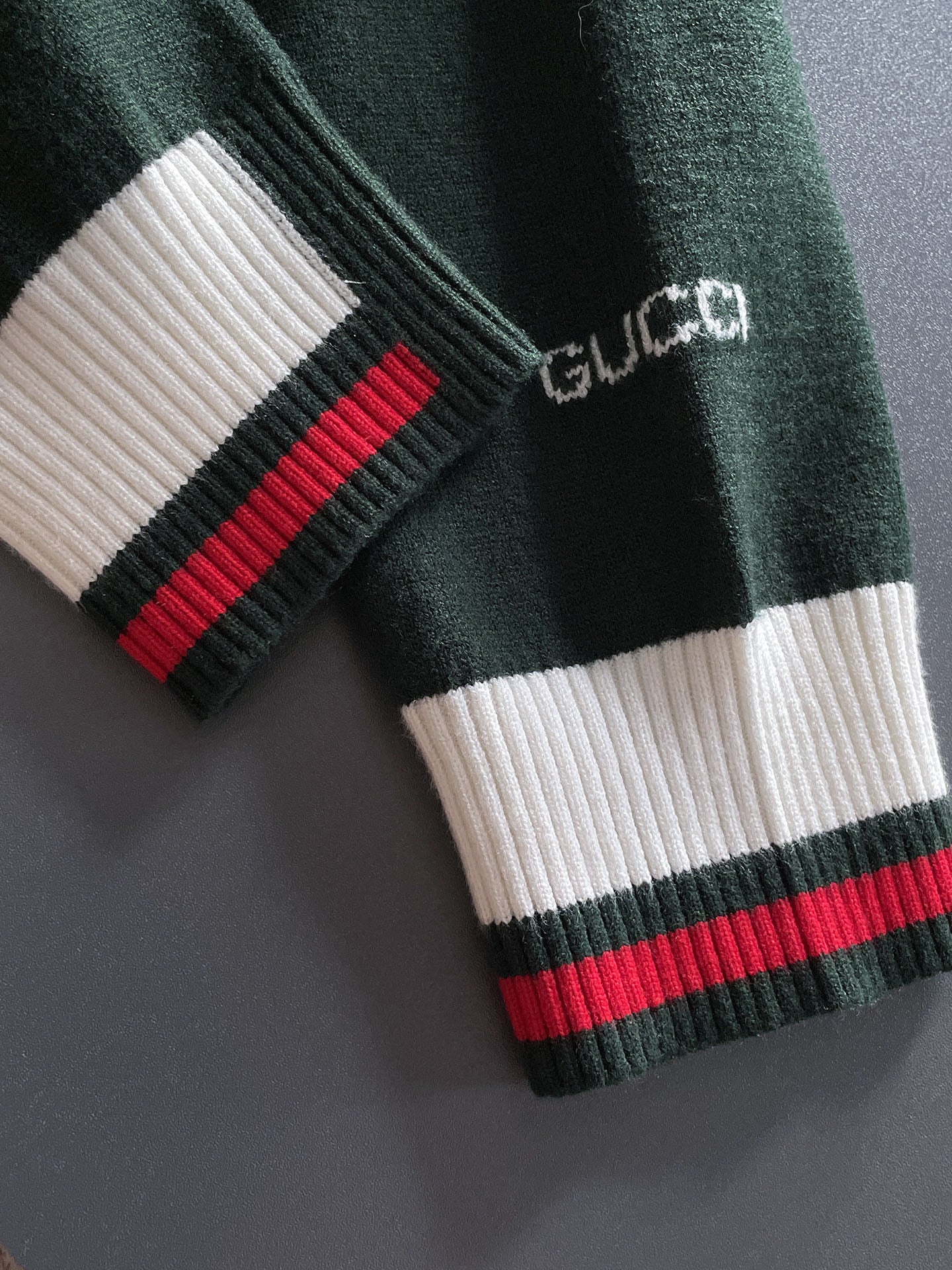 Gucci Men's Dark Green Crew Neck Knitted Sweater With Signature Details