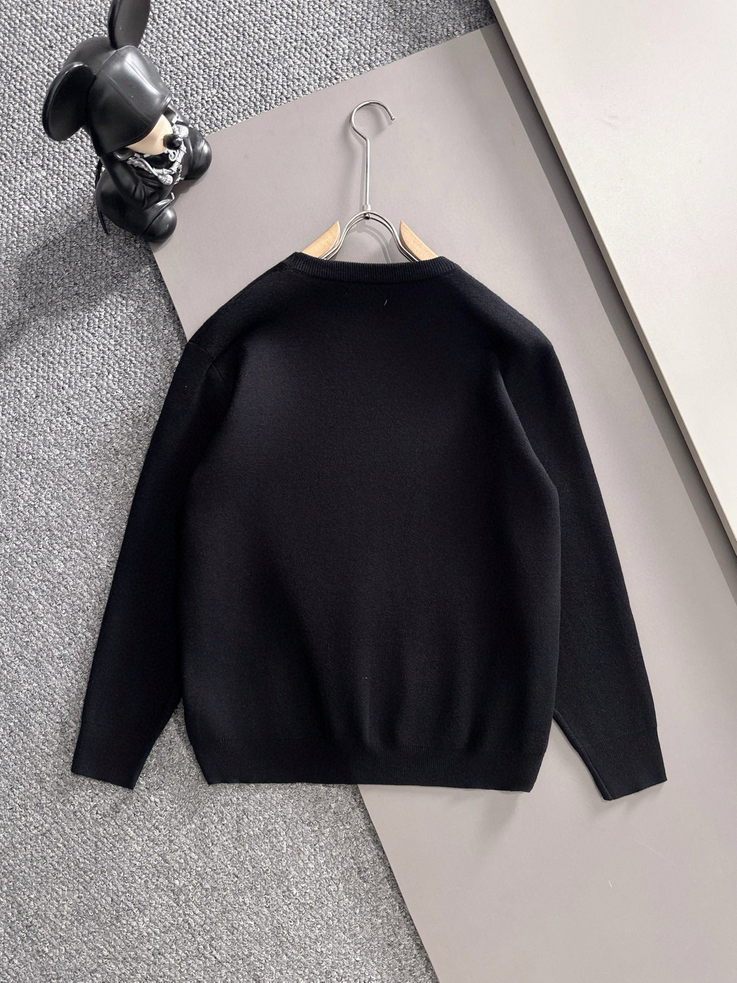 Dolce & Gabbana Men's Black Crew Neck Knitted Sweater With Gold Badge