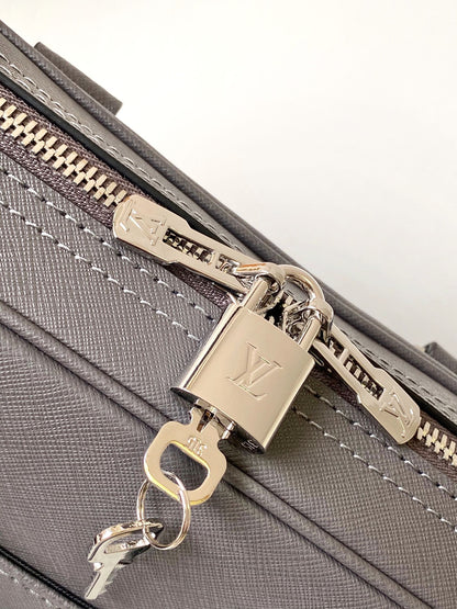Sophisticated Louis Vuitton Gray Leather Briefcase for Business and Travel Needs M11659