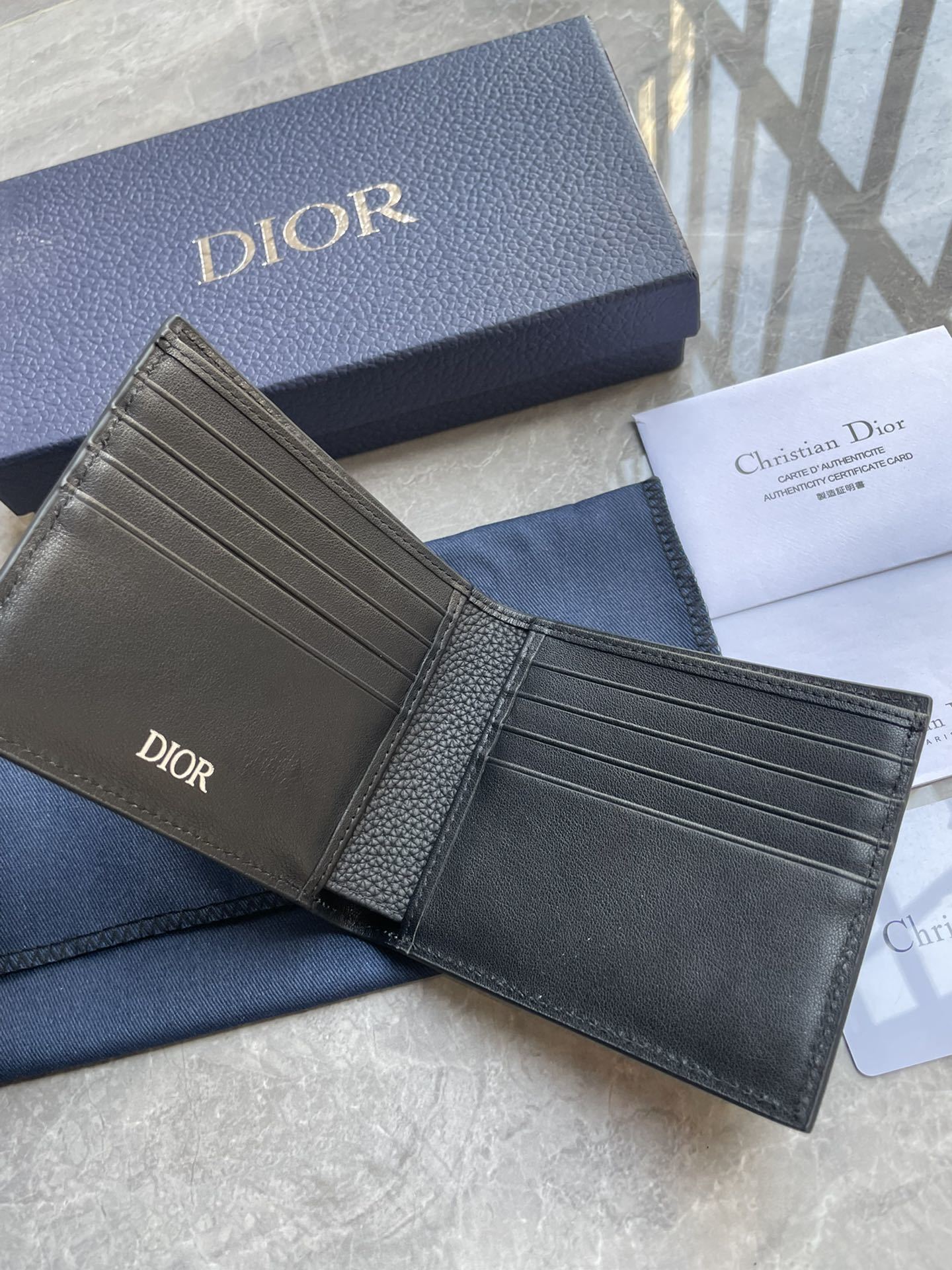 Sophisticated Dior Men's Wallet With Embossed Monogram And Premium Leather 2ESBH027FLG H00N