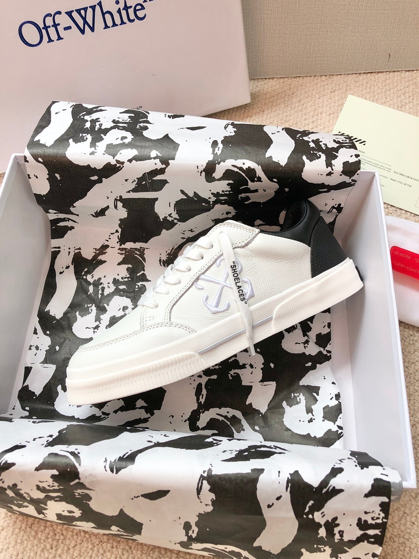 Off-White Arrow Unisex Casual Sneakers