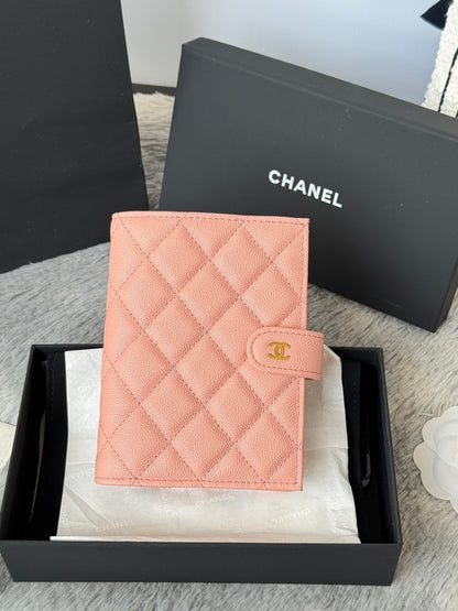 Chanel Black Quilted Leather Compact Wallet With Gold Tone CC Turn - Lock Closure AP3266