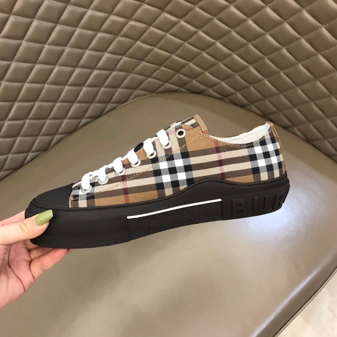 Burberry Unisex Plaid Canvas Sneakers Fashionable Versatile Footwear For Men And Women With Iconic Check Pattern