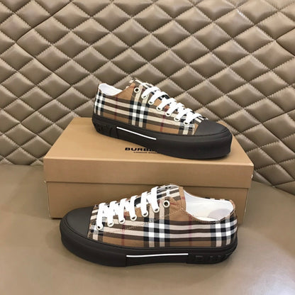 Burberry Unisex Plaid Canvas Sneakers Fashionable Versatile Footwear For Men And Women With Iconic Check Pattern