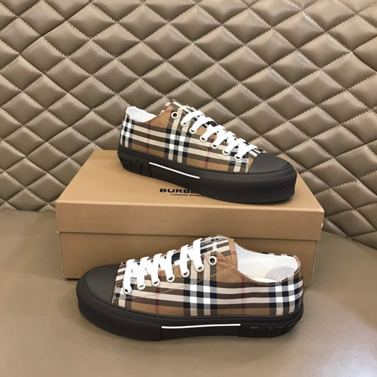 Burberry Unisex Plaid Canvas Sneakers Fashionable Versatile Footwear For Men And Women With Iconic Check Pattern