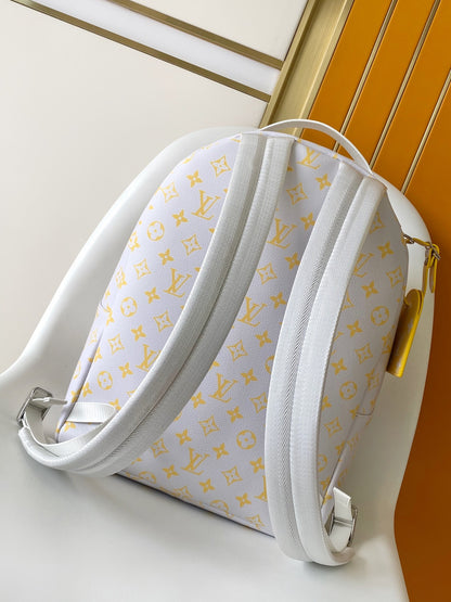 Stylish Louis Vuitton Backpack with Classic Monogram Pattern for Fashion Lovers