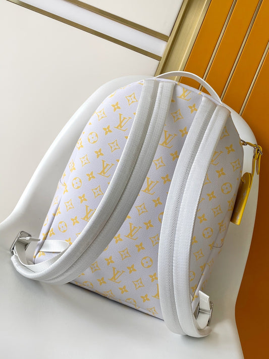 Stylish Louis Vuitton Backpack with Classic Monogram Pattern for Fashion Lovers