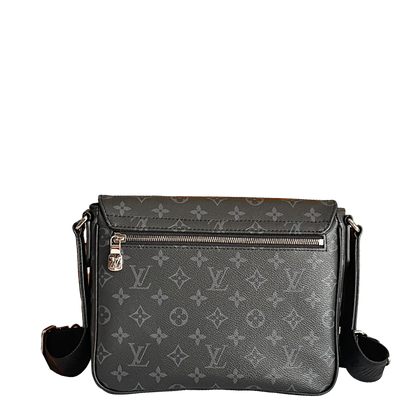 Chic Louis Vuitton Monogram Canvas Messenger Bag for Fashion - Forward Daily Looks M46255