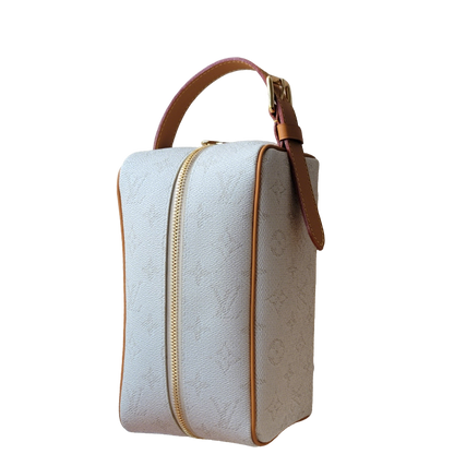 Elegant Louis Vuitton Vanity Case in Monogram Canvas for Luxury Lovers