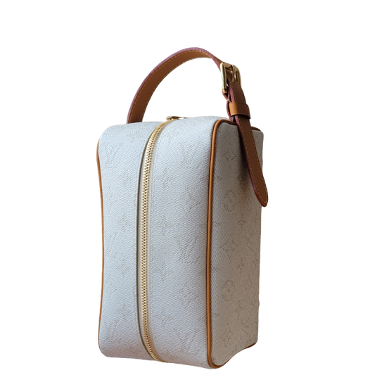 Elegant Louis Vuitton Vanity Case in Monogram Canvas for Luxury Lovers