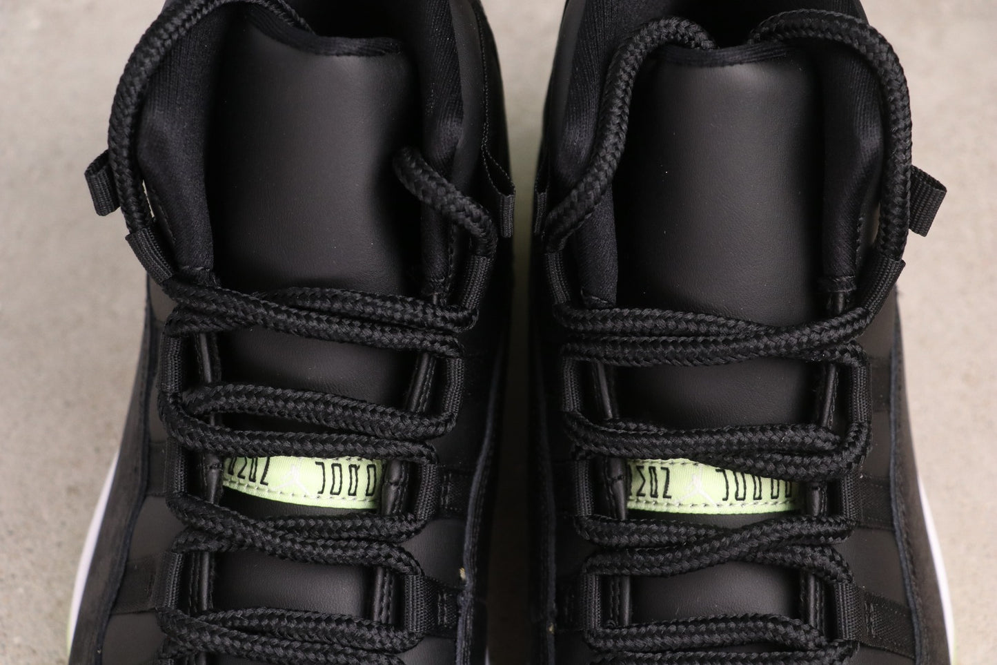 Air Jordan 1 Men's High-Top Basketball Sneakers Athletic Shoes