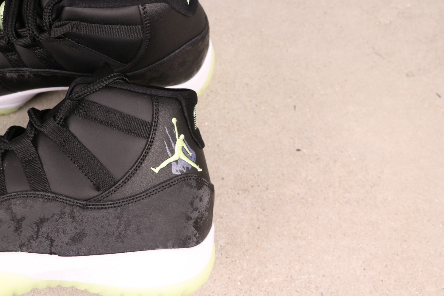 Air Jordan 1 Men's High-Top Basketball Sneakers Athletic Shoes