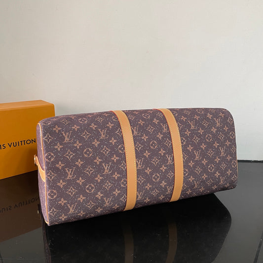 Stylish LV Keepall Bandoulière Bag With Monogram Canvas And Adjustable Strap