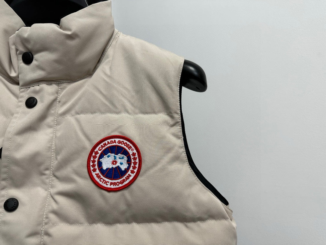 High Quality Canada Goose Down Vest For Warmth And Style