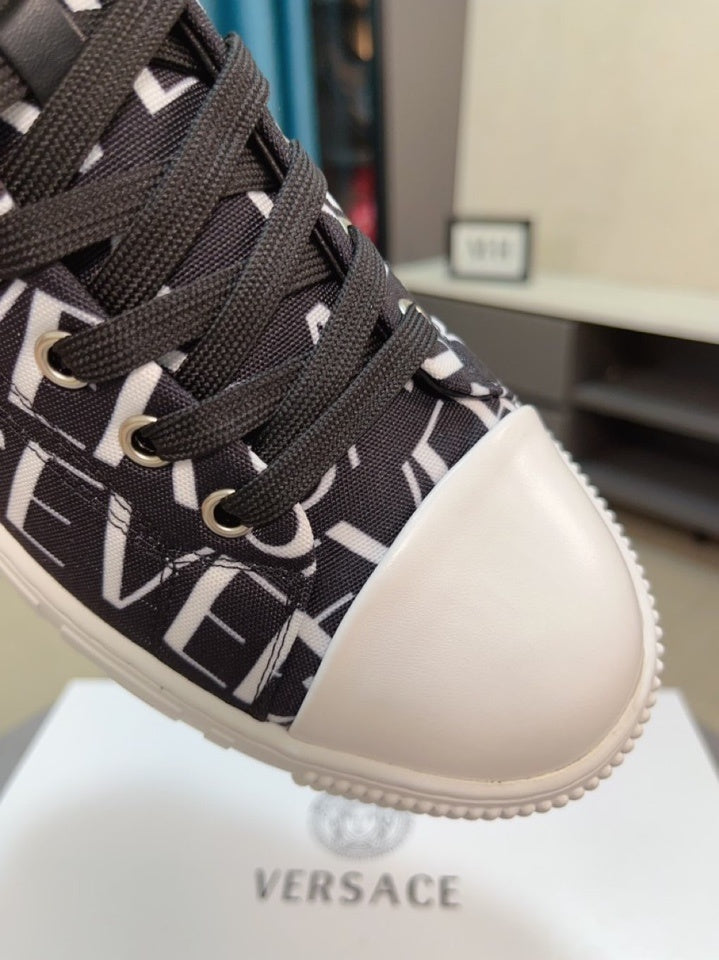 Versace Men's High-Top Sneakers - Luxury Designer Athletic Footwear with Baroque Print & Greek Key