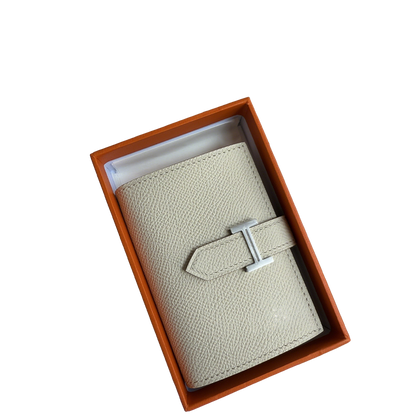 Chic Hermès Inspired Light Beige Leather Wallet with Iconic H Buckle in Gift Box 105-2