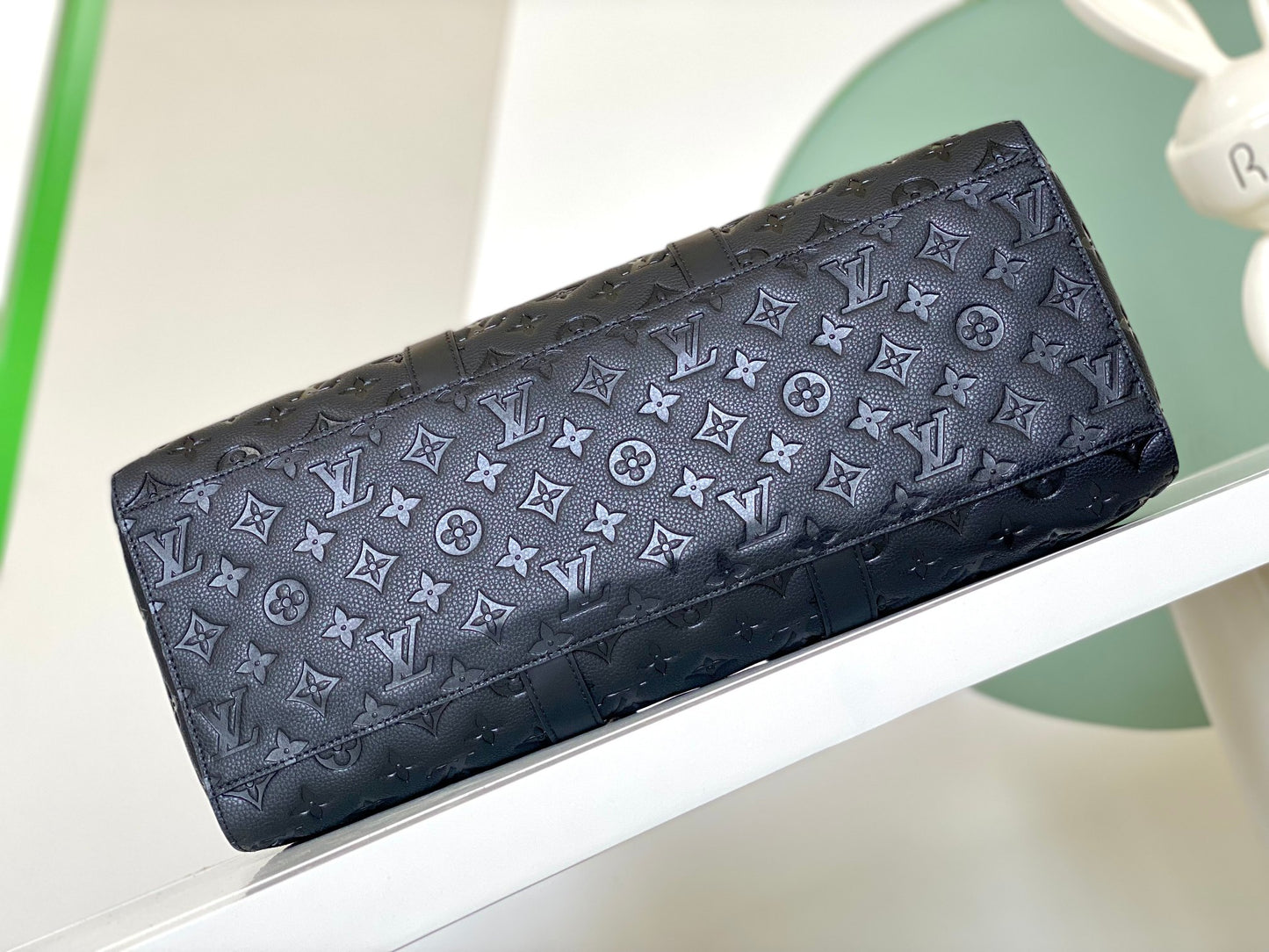 Elegant Louis Vuitton Black Embossed Leather Tote Bag for Timeless Luxury Style M47059