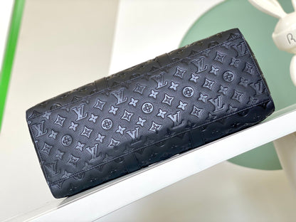 Elegant Louis Vuitton Black Embossed Leather Tote Bag for Timeless Luxury Style M47059