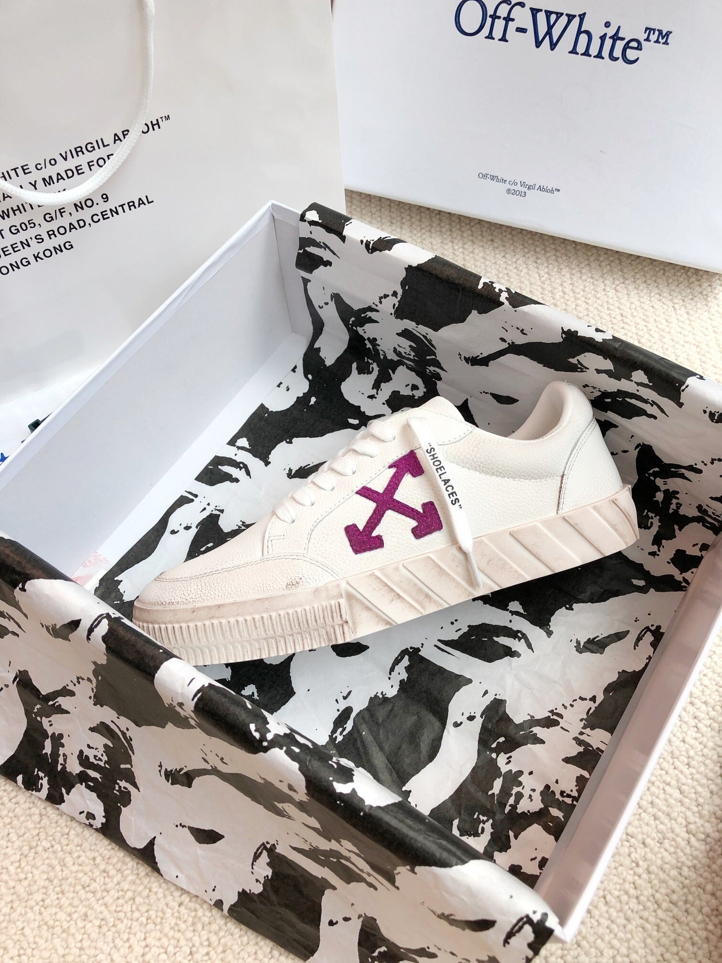 Off-White Arrow Unisex Casual Sneakers